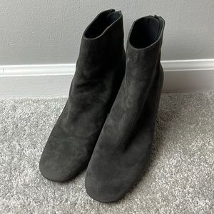 STUART WEITZMAN Suede Ankle Boots 9M✨
